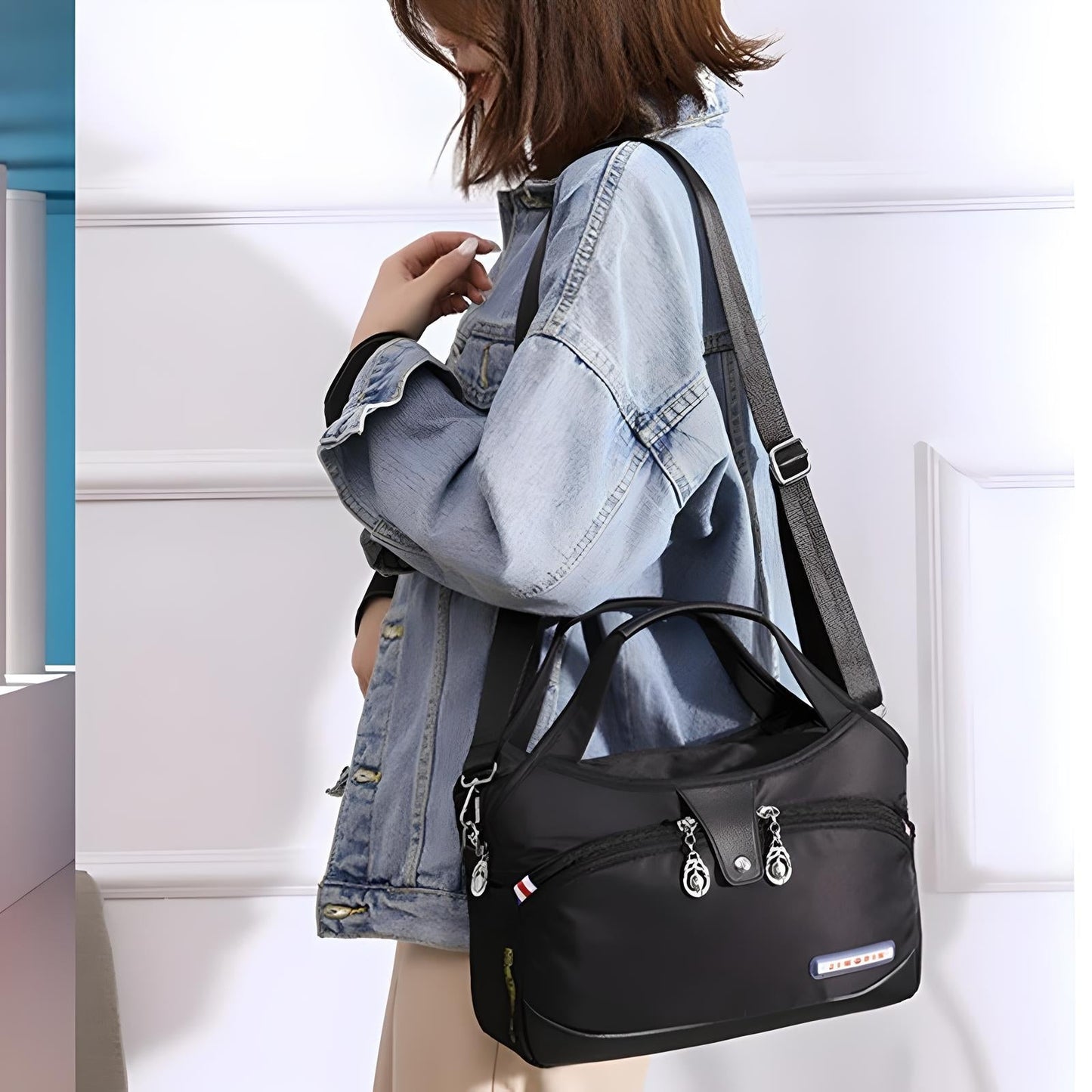 Lightweight Messenger Bag